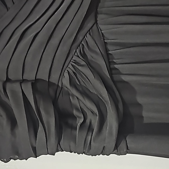 NWT Long black gown with lace top - Picture 4 of 11